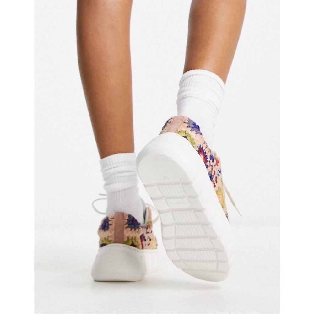 Free People Women’s Catch Me If You Can Multicolor Crochet Sneakers Sz 39/9 - Picture 4 of 9